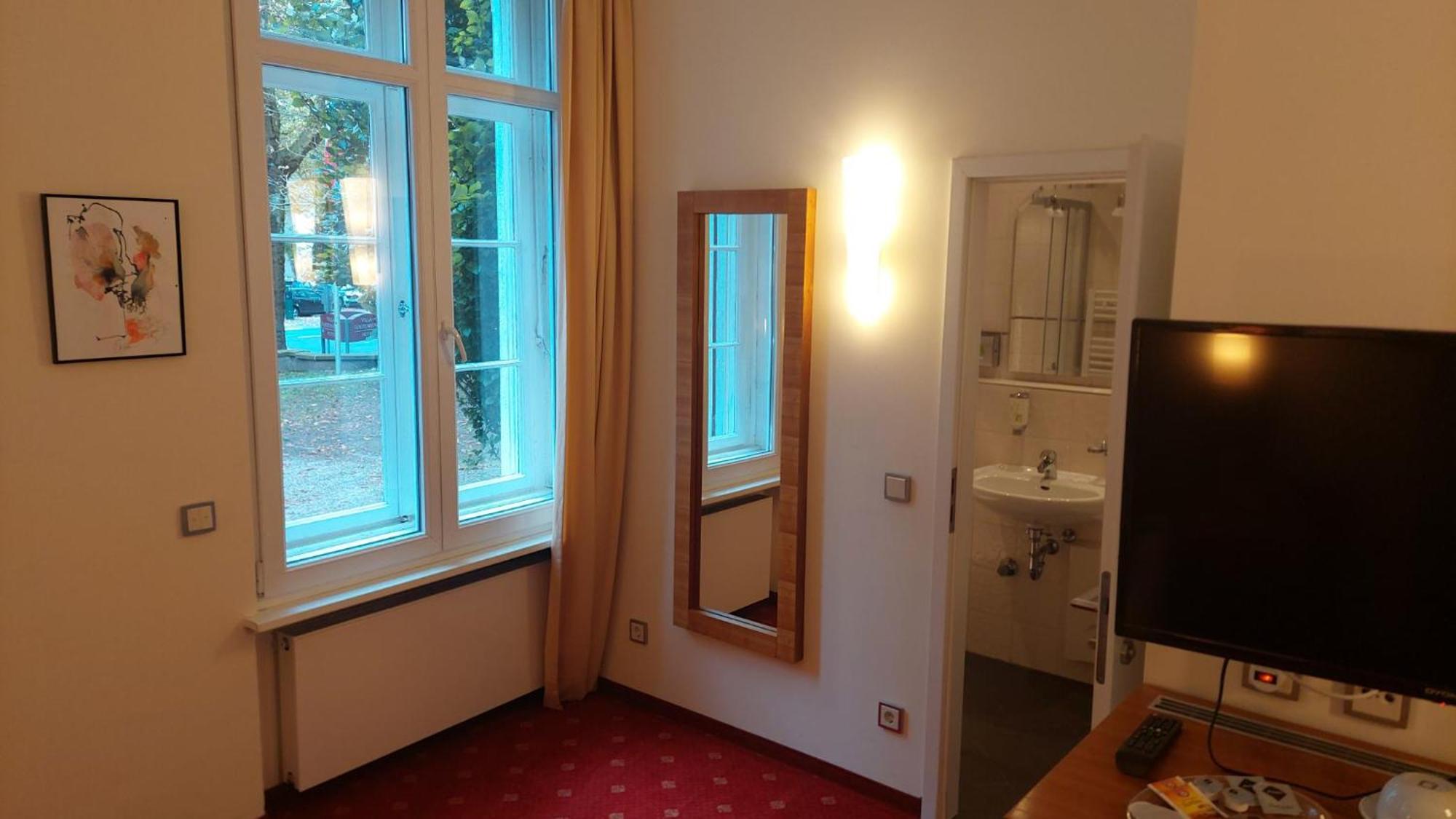 Die Villa, Zimmer 26, Dz Леверкузен Екстер'єр фото