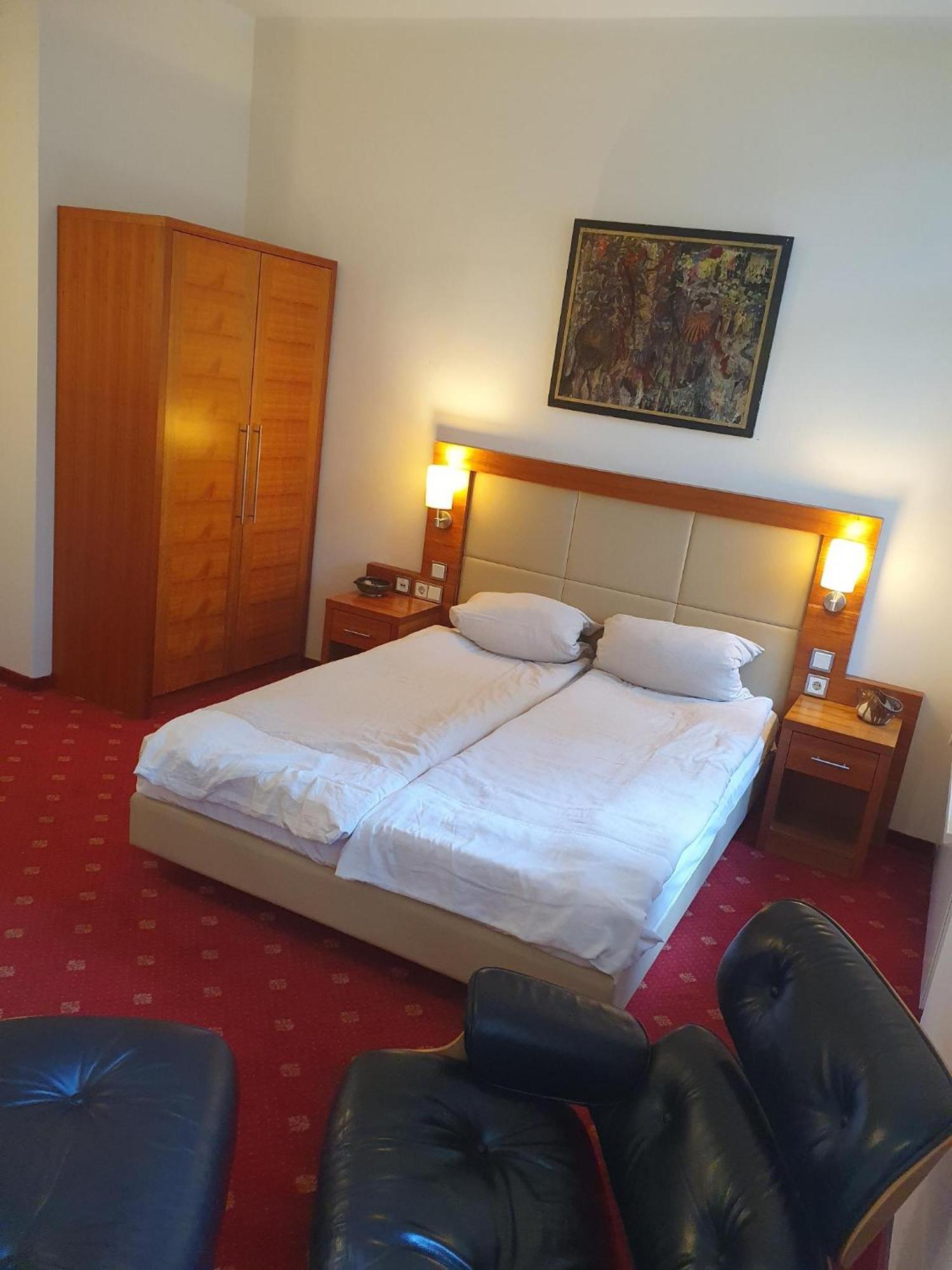 Die Villa, Zimmer 26, Dz Леверкузен Екстер'єр фото